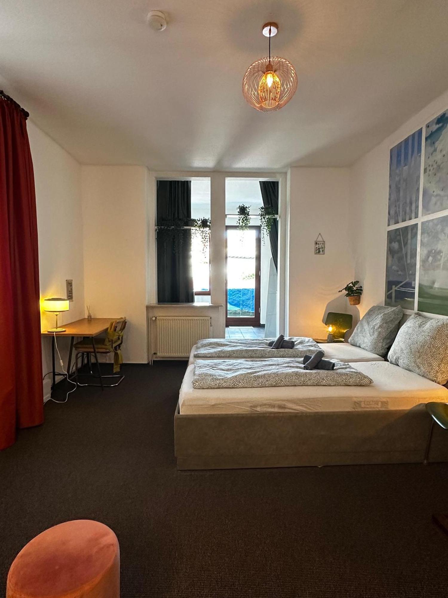 Maisonettewohnung Im Loft Stil Mit Wunderschoener Terrasse カールスルーエ エクステリア 写真