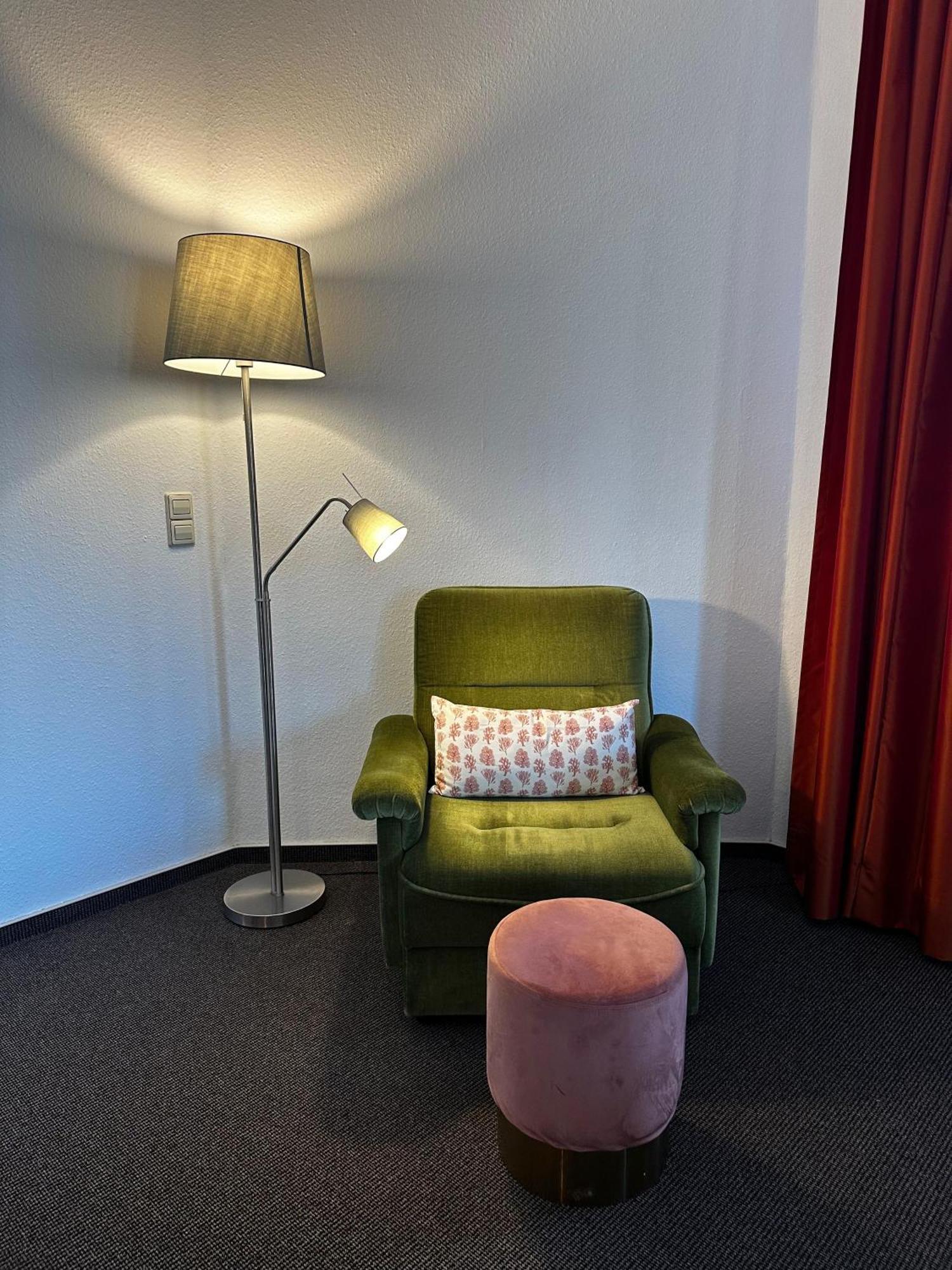 Maisonettewohnung Im Loft Stil Mit Wunderschoener Terrasse カールスルーエ エクステリア 写真