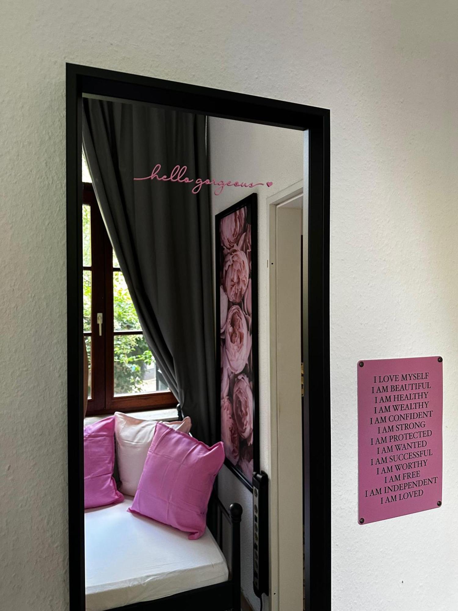 Maisonettewohnung Im Loft Stil Mit Wunderschoener Terrasse カールスルーエ エクステリア 写真